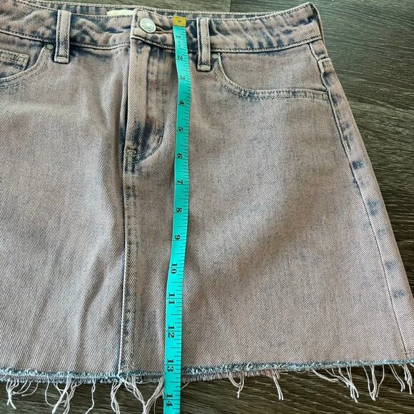 EUC PacSun Faded Purple Denim Low Rise Mini Skirt Size 25 Raw Hem Jean Y2K Style - Picture 9 of 10